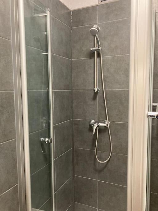 Toll Apartment Am Rhein Netflix Internet 1000 Mbits, Free Parking Duisburg Exterior foto